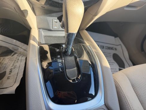 Used 2015 Nissan Rogue SV w/ SV Premium Package image 20