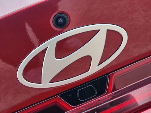 Used 2025 Hyundai Elantra SEL FWD image 12