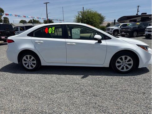 Used 2023 Toyota Corolla LE FWD image 4