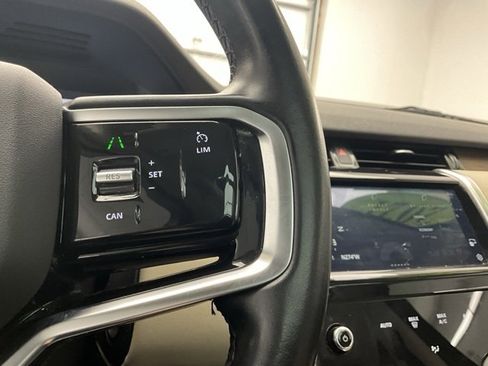 Used 2021 Land Rover Discovery Sport SE image 16