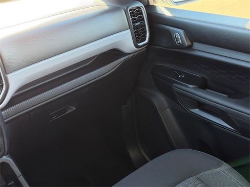 Used 2025 Ford Ranger XL image 14