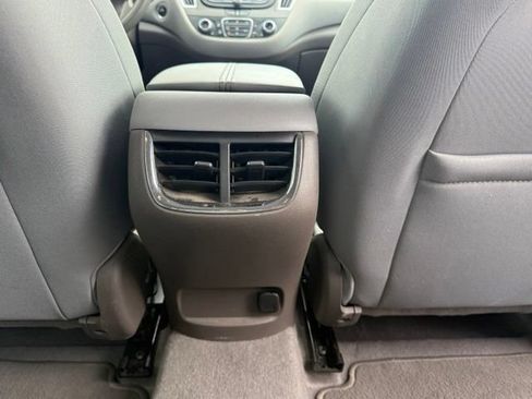 Used 2020 Chevrolet Malibu LT FWD image 11