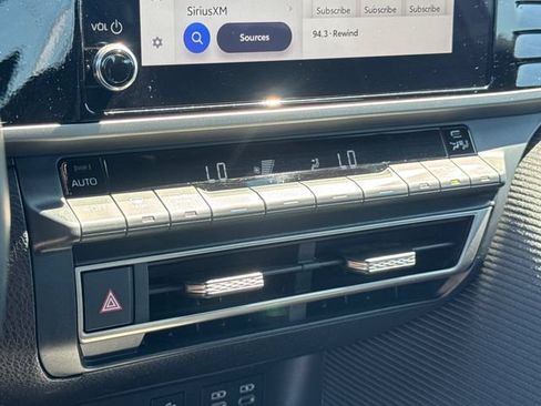 Used 2025 Toyota Camry SE FWD image 19