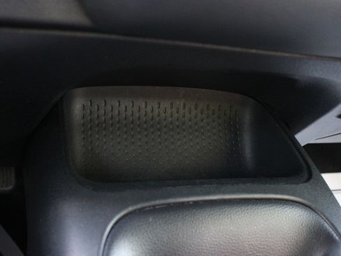 Used 2025 Toyota Corolla SE FWD image 33