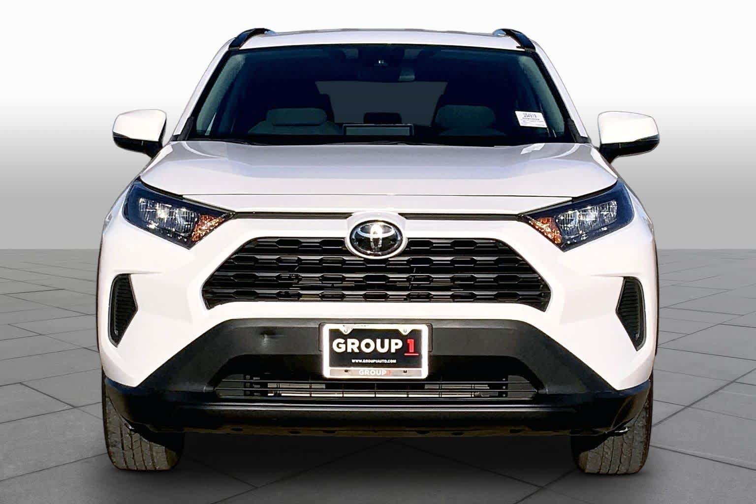 Used 2021 Toyota RAV4 LE FWD image 4