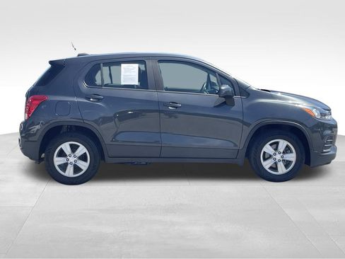 Used 2019 Chevrolet Trax LS FWD image 2