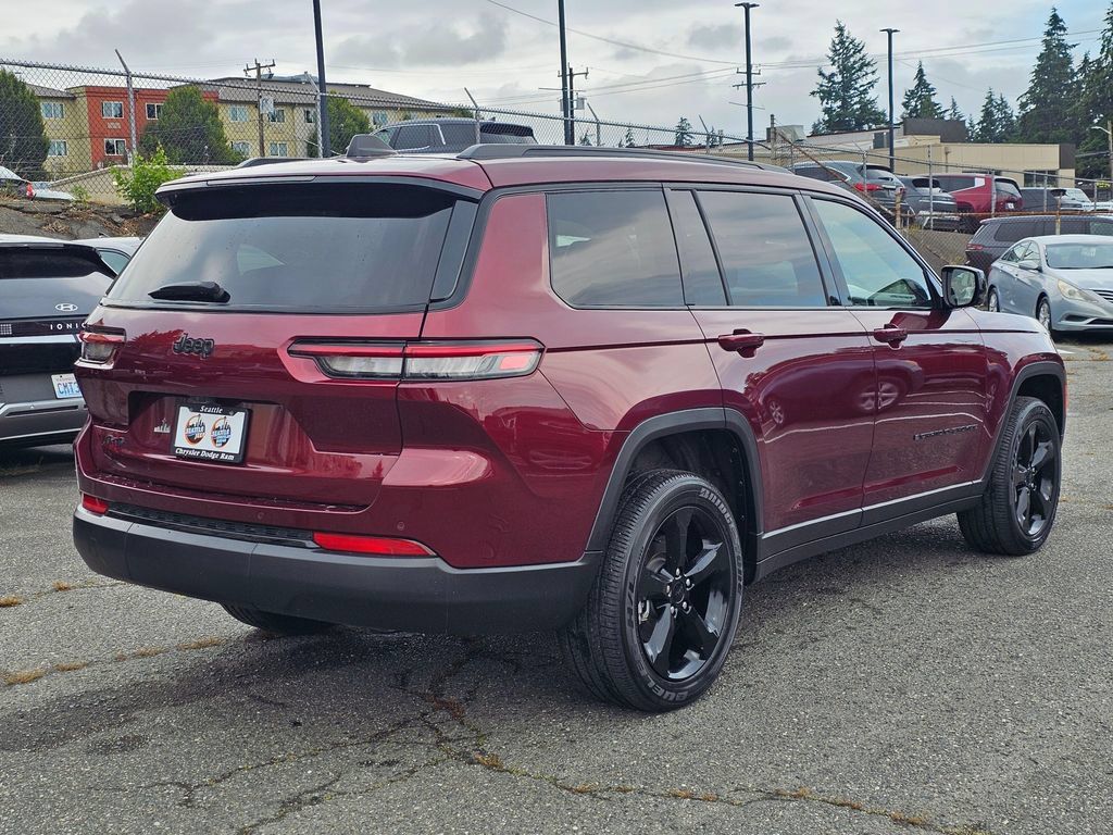 Used 2023 Jeep Grand Cherokee L Laredo AWD/4WD image 8
