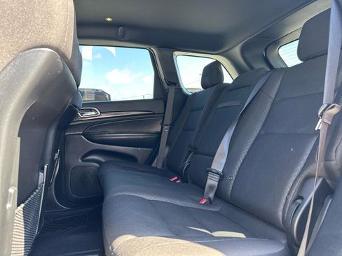 Used 2020 Jeep Grand Cherokee Laredo RWD image 16