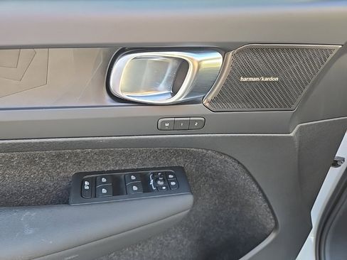 Certified 2024 Volvo XC40 Recharge Ultimate w/ Protection Package Premier image 13