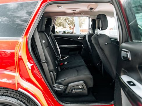 Used 2018 Dodge Journey SXT w/ Connectivity Group FWD image 34