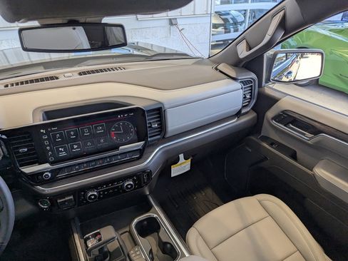 New 2026 GMC Sierra 1500 SLT w/ SLT Premium Package image 21