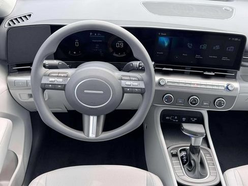 Used 2026 Hyundai Kona SE FWD image 17