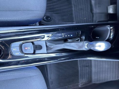 Certified 2022 Toyota C-HR XLE image 27