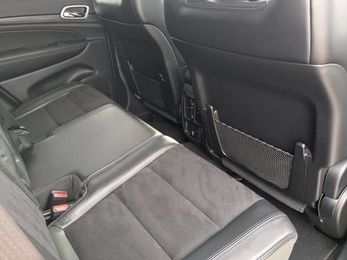 Used 2020 Jeep Grand Cherokee Altitude AWD/4WD image 16
