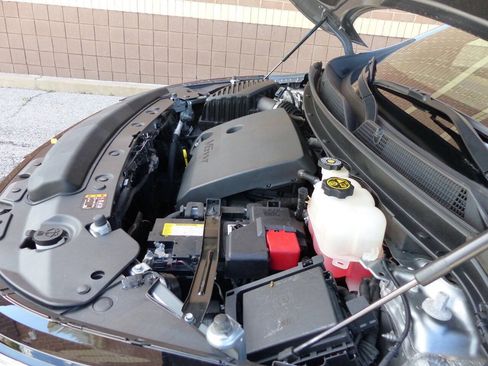Used 2023 Buick Enclave Essence AWD/4WD image 17