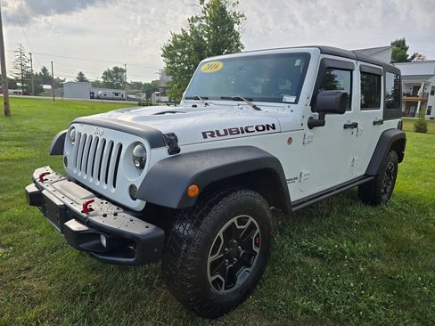 Used 2016 Jeep Wrangler Unlimited Rubicon AWD/4WD image 3