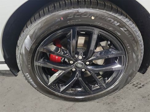 New 2025 Land Rover Range Rover Velar Dynamic SE image 11