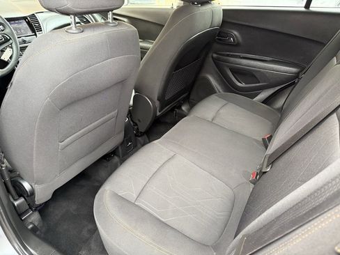 Used 2020 Chevrolet Trax LT image 13