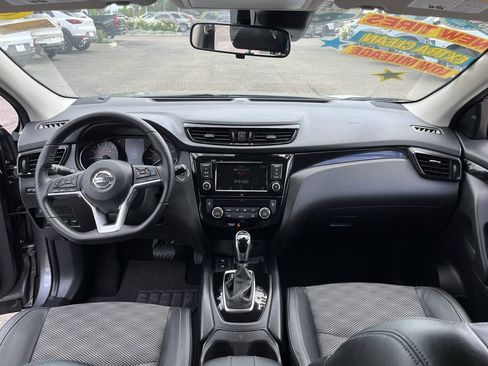 Used 2022 Nissan Rogue Sport SV w/ Technology Package AWD/4WD image 18