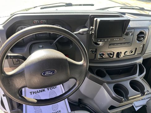 Used 2013 Ford E-150 and Econoline 150 w/ PWR Group image 11