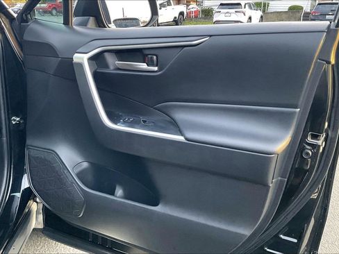 Used 2021 Toyota RAV4 XLE image 23