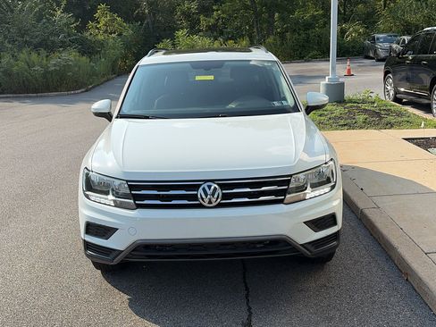 Used 2020 Volkswagen Tiguan SE AWD/4WD image 2