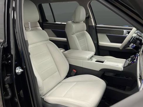 Used 2025 Hyundai Santa Fe Limited AWD/4WD image 24