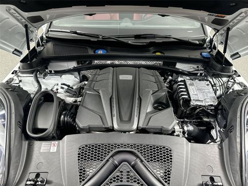 Certified 2026 Porsche Macan S AWD/4WD image 39