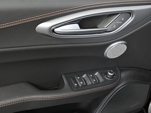 New 2025 Alfa Romeo Giulia w/ Driving Assist Package image 7