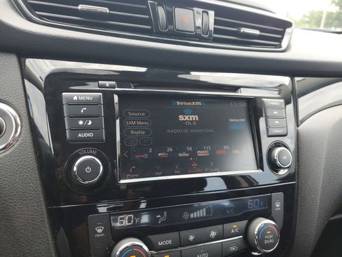 Used 2021 Nissan Rogue Sport SV FWD image 19