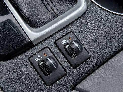 Used 2019 Toyota Highlander XLE FWD image 17