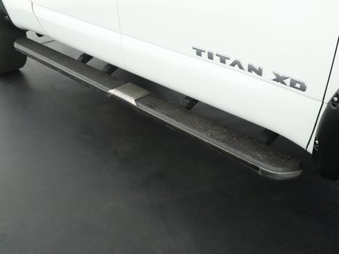 Used 2017 Nissan Titan Platinum Reserve AWD/4WD image 21