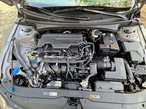 Used 2025 Hyundai Elantra SEL FWD image 34