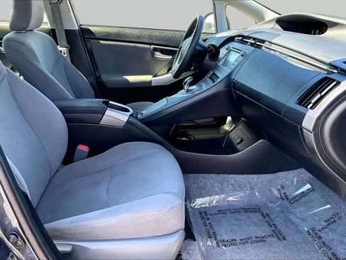 Used 2015 Toyota Prius Two FWD image 8