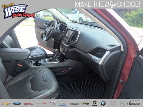 Used 2015 Jeep Cherokee Trailhawk w/ Comfort/Convenience Group AWD/4WD image 20