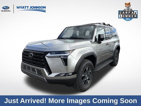 Used 2024 Lexus GX 550 image 1