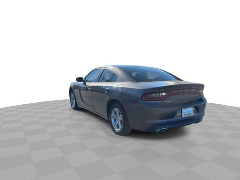 Used 2016 Dodge Charger SE image 7