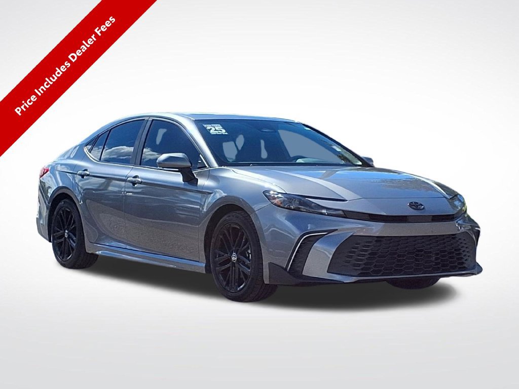 Used 2025 Toyota Camry SE w/ Convenience Package FWD image 1