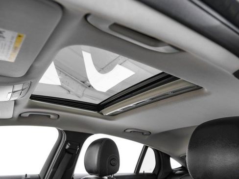 Used 2017 Mercedes-Benz GLC 300 4MATIC Coupe image 28