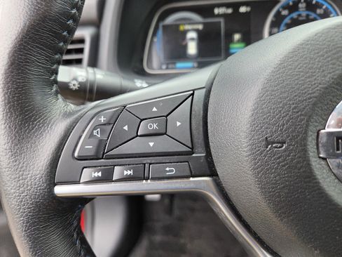 Used 2018 Nissan Leaf SV w/ SV All Weather Package image 9