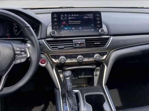 Used 2018 Honda Accord Touring image 7