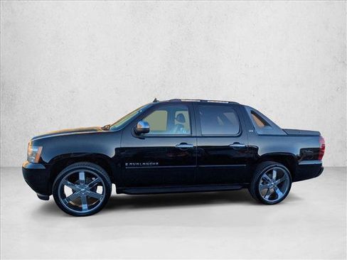 Used 2007 Chevrolet Avalanche LTZ w/ LTZ Preferred Equipment Group image 9