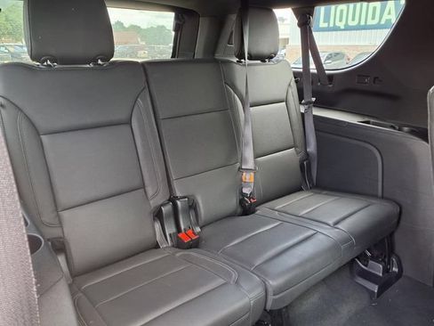 Used 2023 Chevrolet Suburban Z71 AWD/4WD image 17