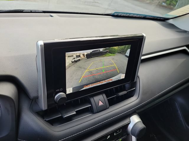 Used 2025 Toyota RAV4 LE FWD image 29