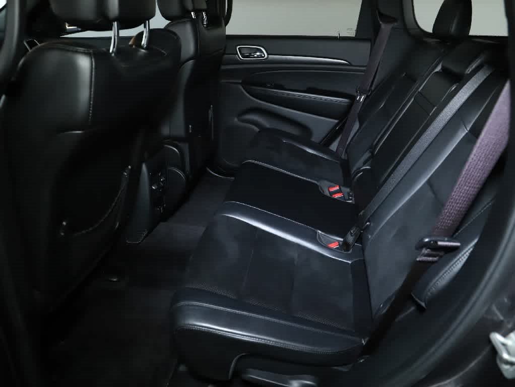 Used 2018 Jeep Grand Cherokee Altitude AWD/4WD image 14