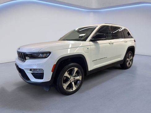 Used 2023 Jeep Grand Cherokee 4WD 4xe w/ Luxury Tech Group II image 3