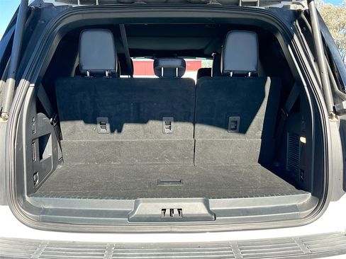Used 2023 Ford Expedition Limited image 28