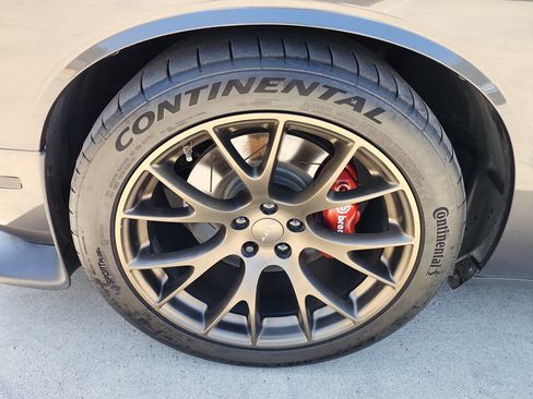 Used 2015 Dodge Challenger R/T Scat Pack w/ Leather Interior Group RWD image 10