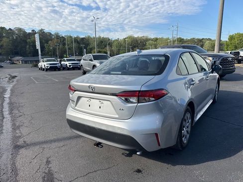Used 2024 Toyota Corolla LE image 3