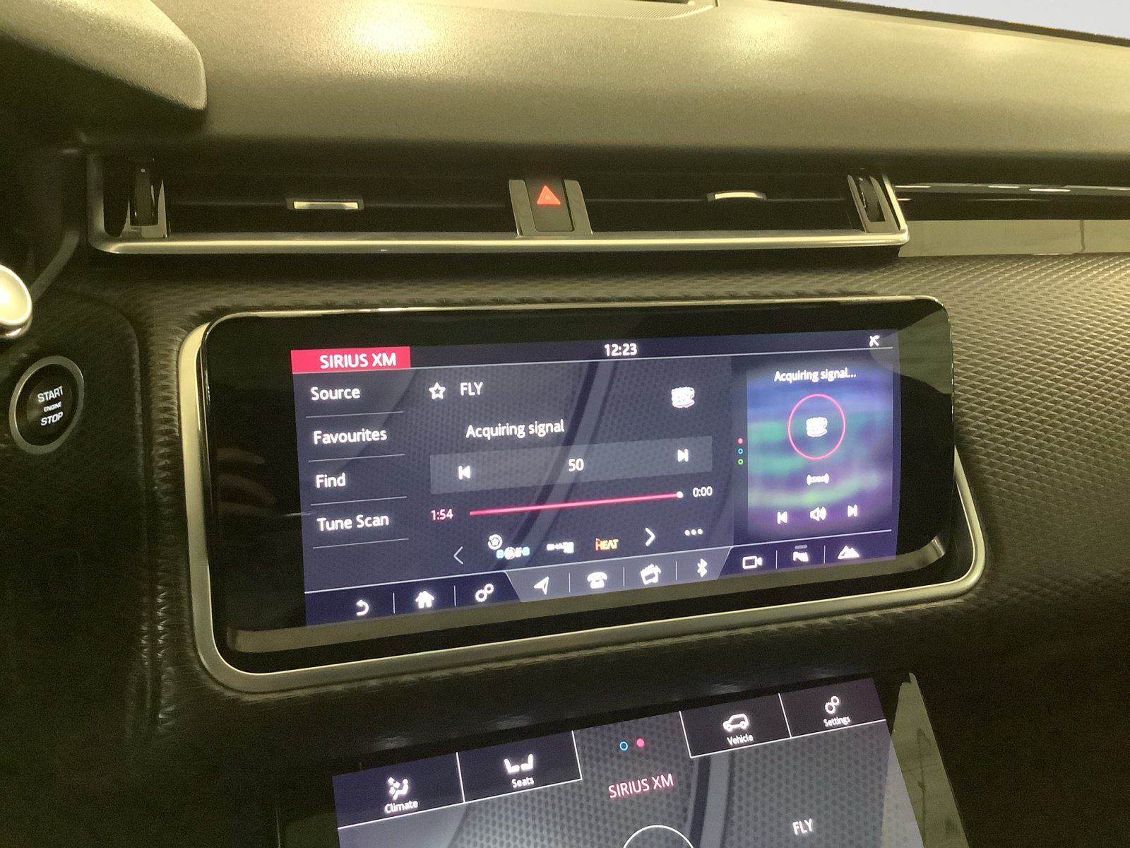 Used 2018 Land Rover Range Rover Velar S AWD/4WD image 16